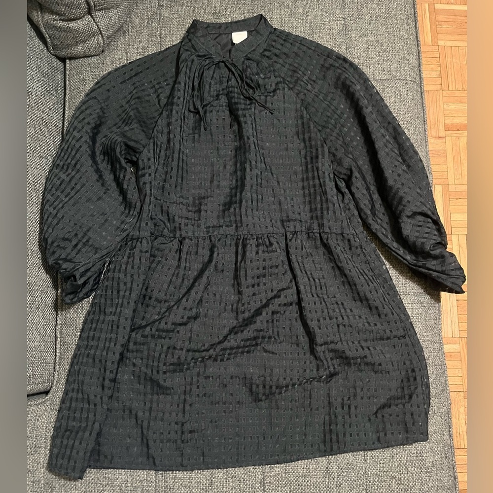 H&M-slightly used black dress-women size XS-Checkered fabric, black slip under